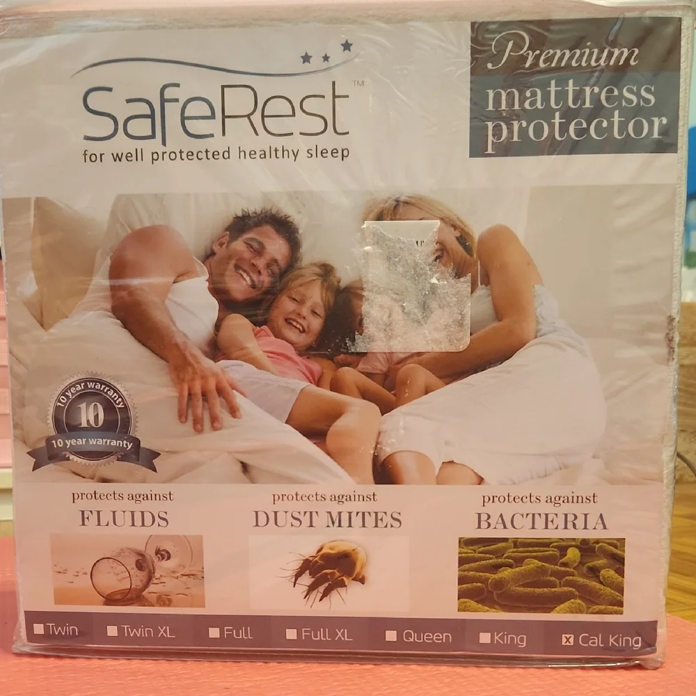 White Mattress Cover with Dust Mite and Fluid Protection